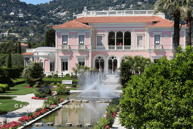 Ruusut Ranskan Rivieralla, Villa Ephrussi, osa 1